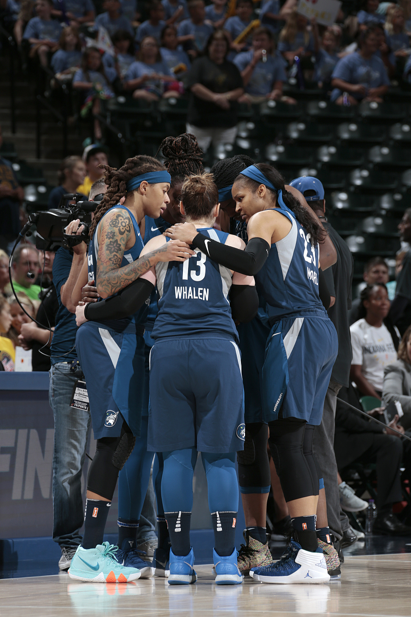 买球app-精彩瞬间：球队的默契配合展现出色