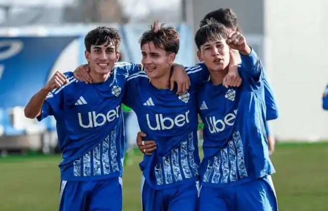 萨索洛战平热那亚，争夺欧战席位的简单介绍